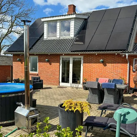 4 Bedroom Lovely In 別荘 *