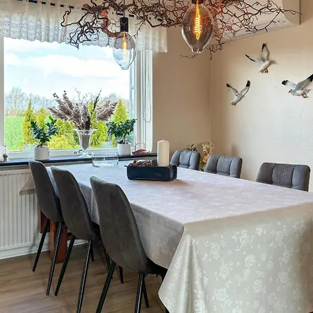 4 Bedroom Lovely In Oster Assels