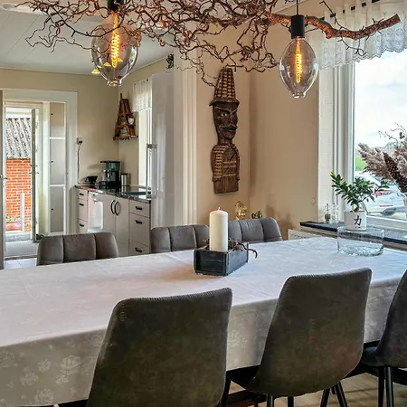 4 Bedroom Lovely In Øster Assels