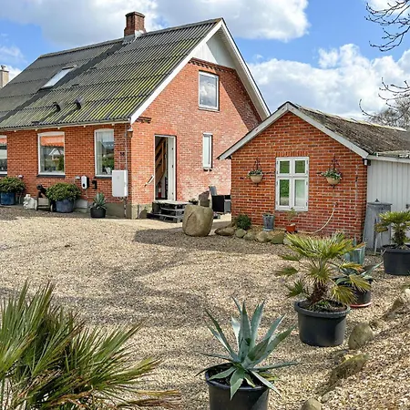 4 Bedroom Lovely In * Oster Assels