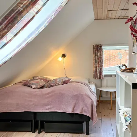 4 Bedroom Lovely In Oster Assels